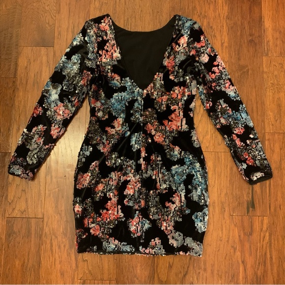 Dress The Population Long Sleeve Velvet Sequin Dress - Size M - Picture 2 of 8